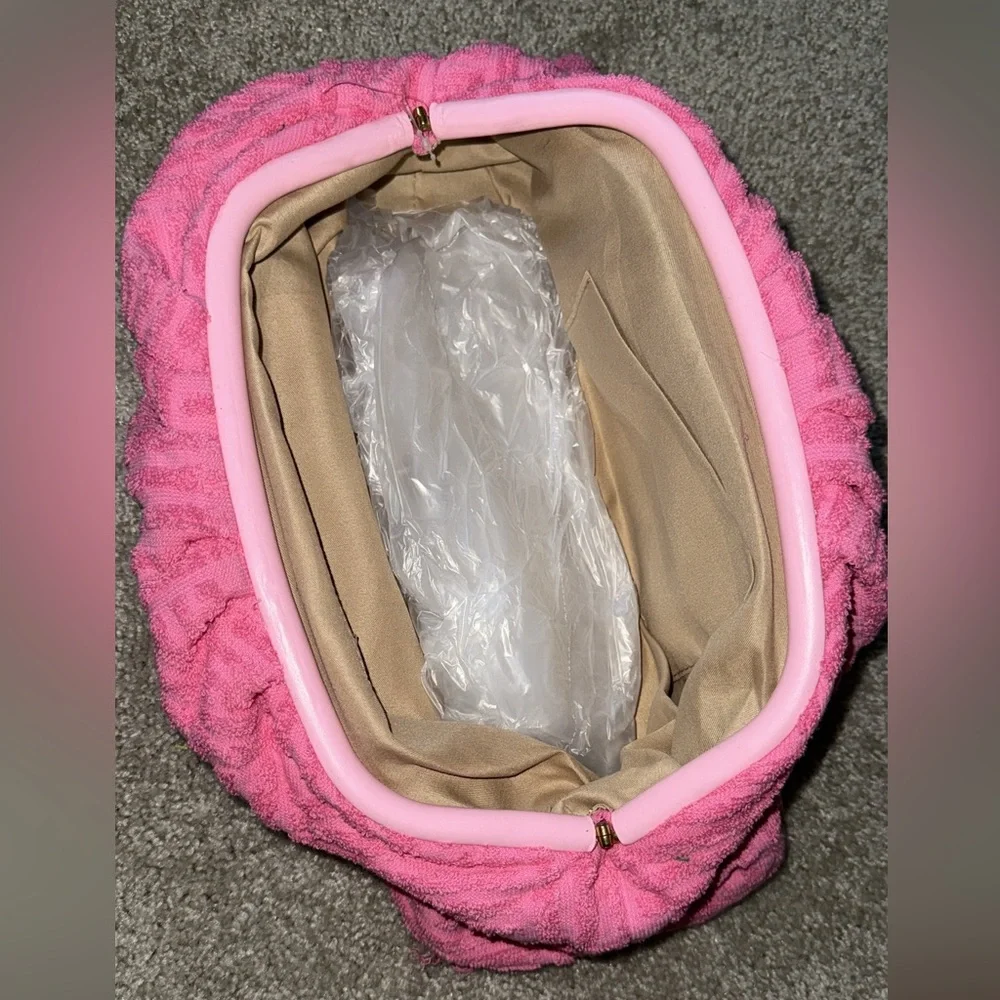 Pink Textured Towel - Picture 2 of 2